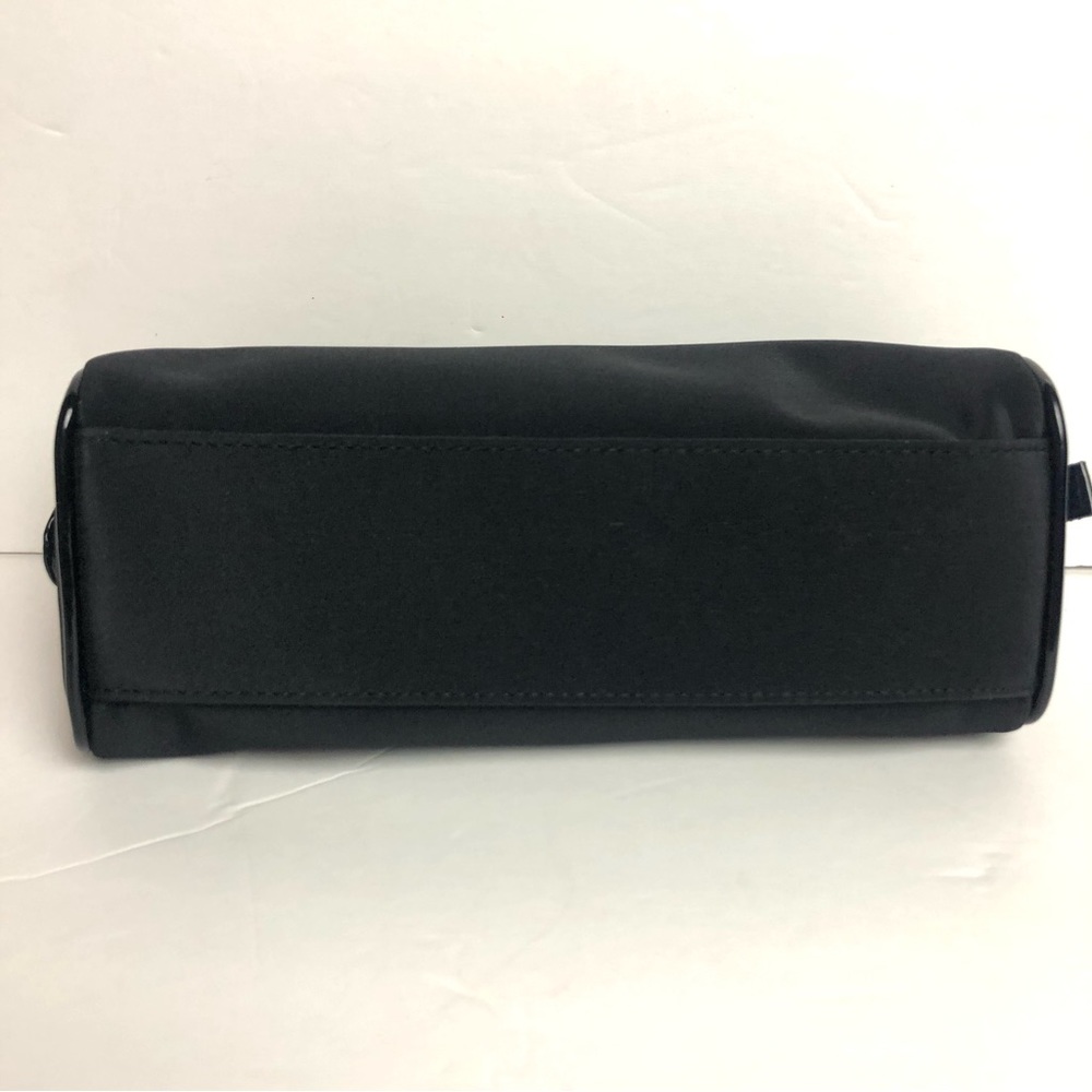 CHANEL Parfums Zipper Closure Nylon Cosmetic Bag with RED logo lining. - Picture 6 of 7